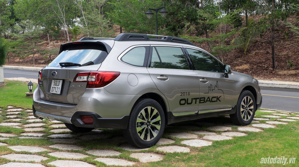 Субару outback 2016